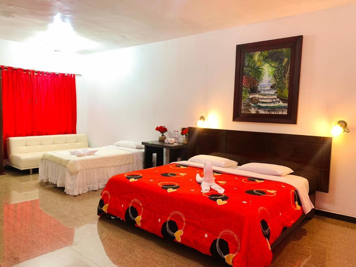 Hosteria D'Carlos Aqua Park Hotel Santo Domingo de los Colorados Ngoại thất bức ảnh