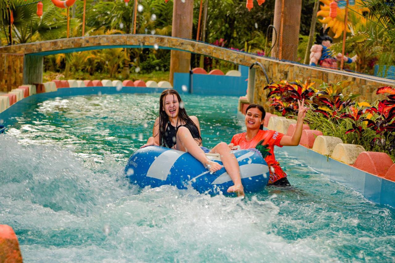 Hosteria D'Carlos Aqua Park Hotel Santo Domingo de los Colorados Ngoại thất bức ảnh