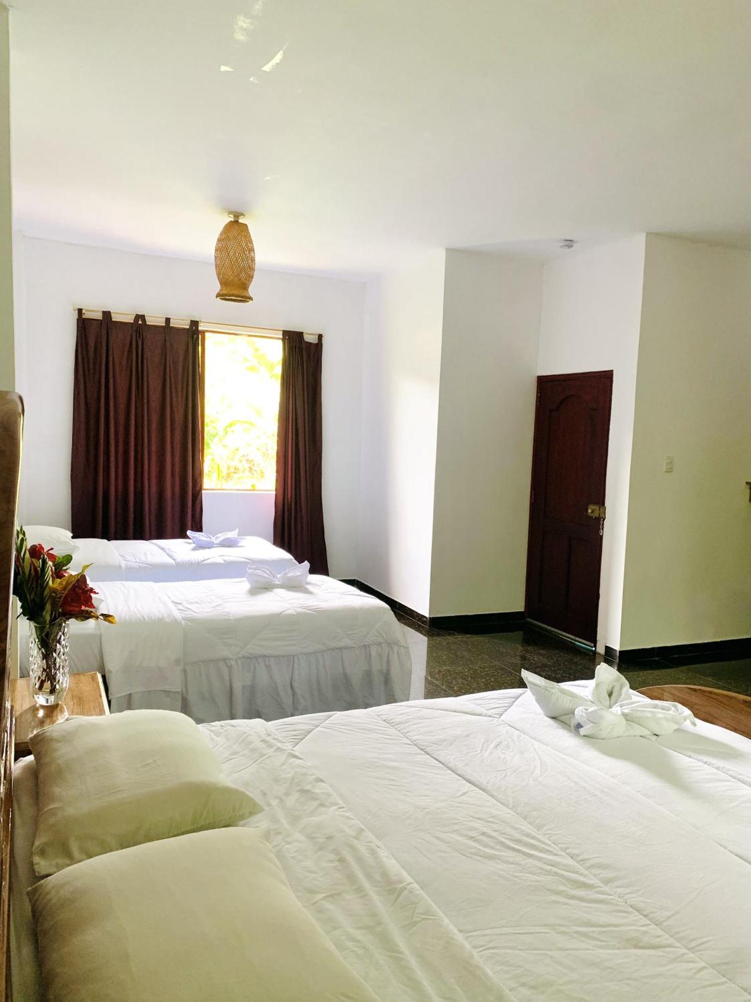 Hosteria D'Carlos Aqua Park Hotel Santo Domingo de los Colorados Ngoại thất bức ảnh